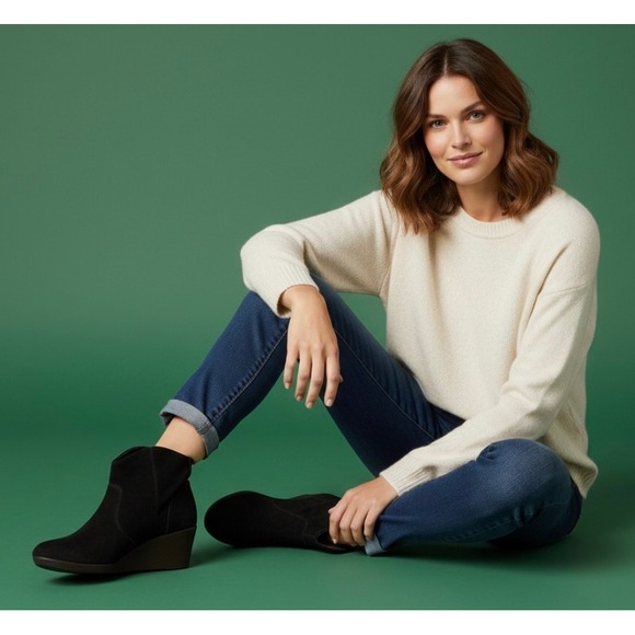 CROCS Shoes - Crocs Black‎ Suede Wedge Ankle Boots Side Zip Booties Womens Size 11